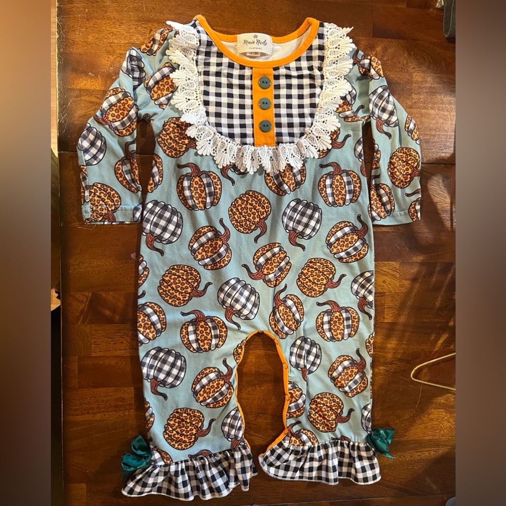 Marie Nicole Clothing, MNC, pumpkin Romper, size 12-18 months